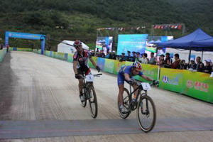 Carlos Coloma sube al podio en China